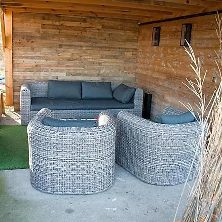 Le Carport Hotel *
